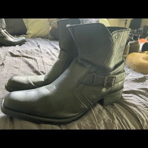 Rock & Republic boots size 13, great condition, worn a couple times.